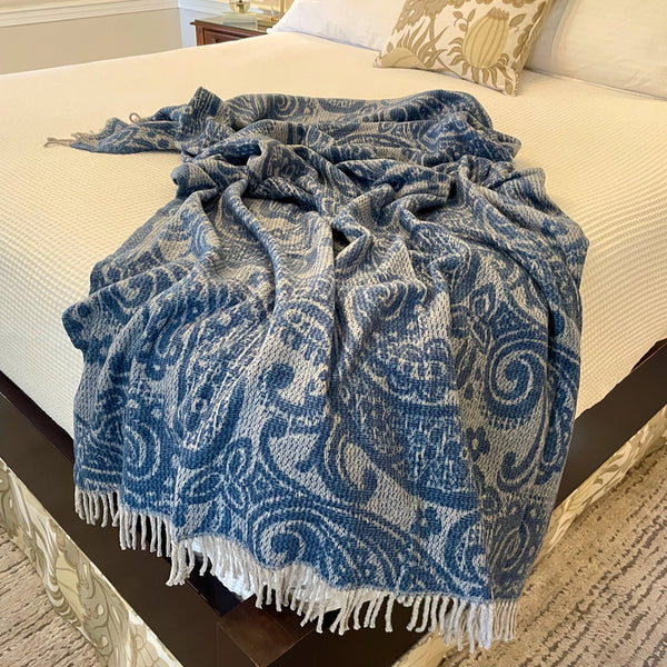 323 - Paisley Pattern Plush Throw with Grey Fringe - 55" x 70"