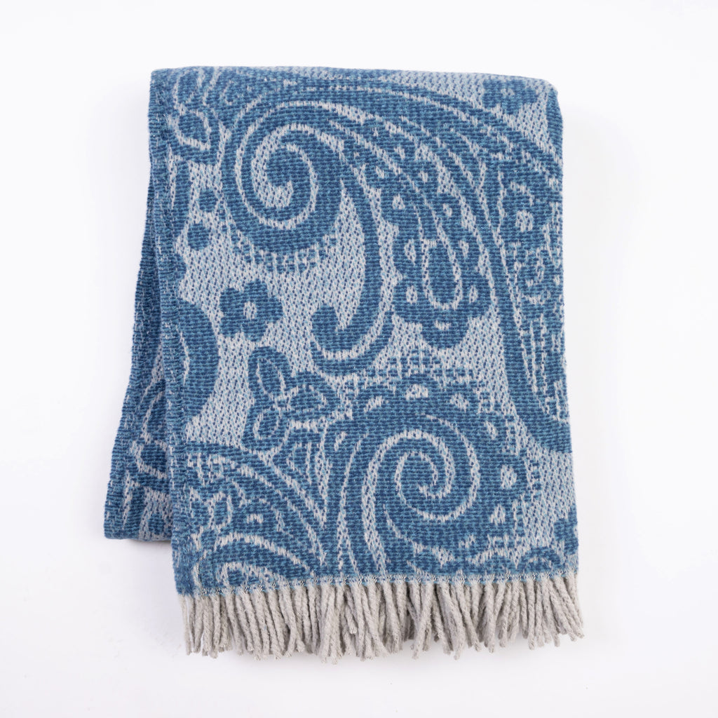 323 - Paisley Pattern Plush Throw with Grey Fringe - 55" x 70"