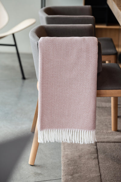 355 - Herringbone Plush Throw