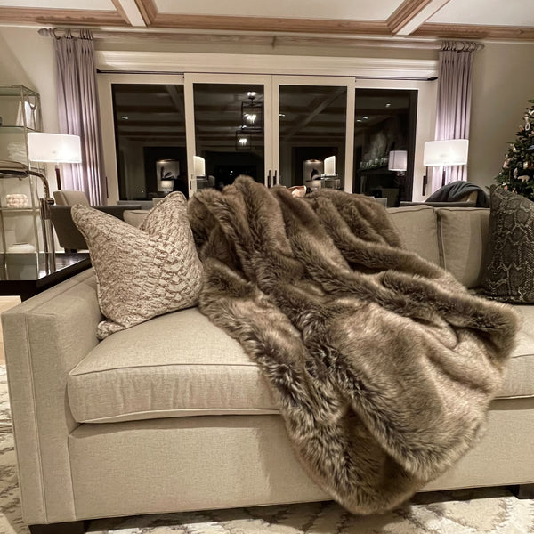 5872 - Coyote Faux Fur Throw